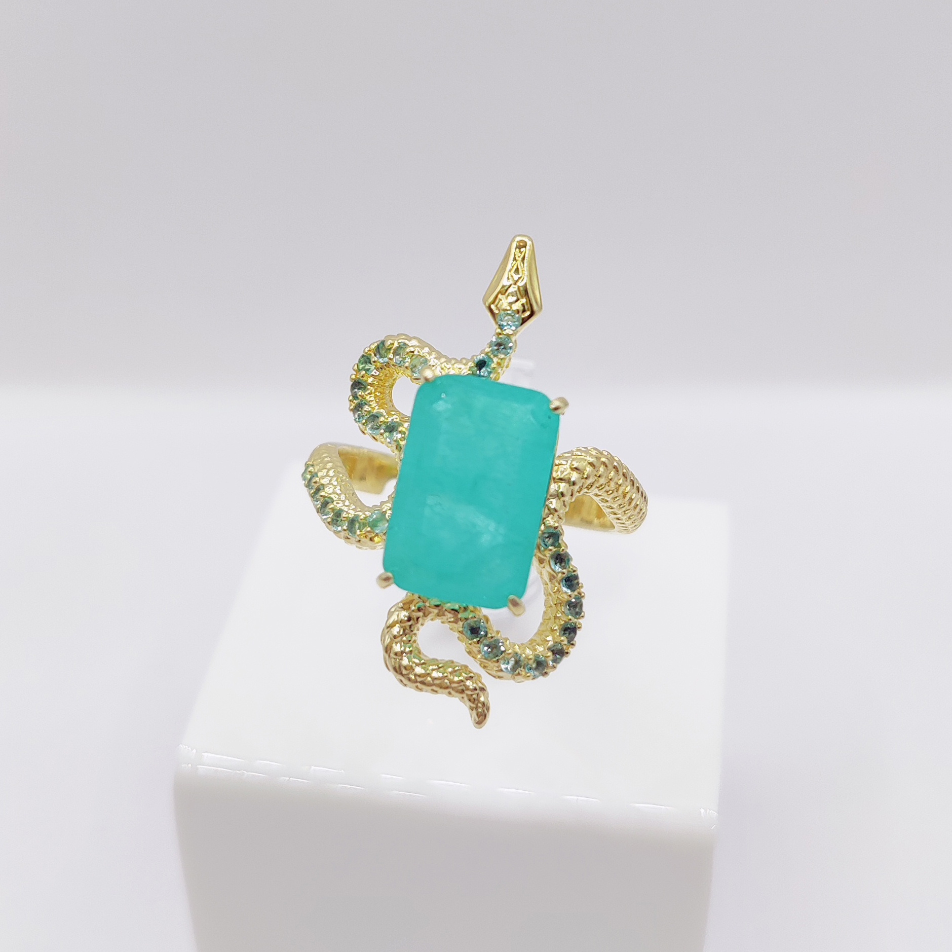 Ювелирное изделие - Бижутерное кольцо с фианитами в магазине Best-Gold 150800