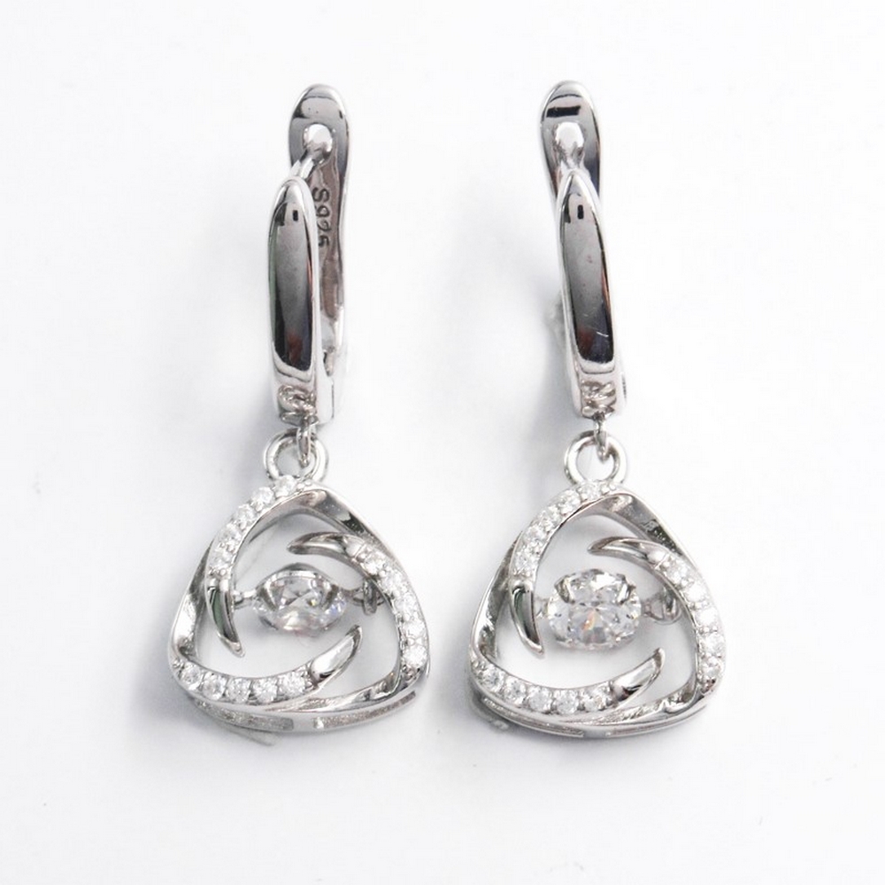 Серьги из серебра с цирконами Ювелирное изделие - Серьги из серебра с цирконами в магазине Best-Gold 124403