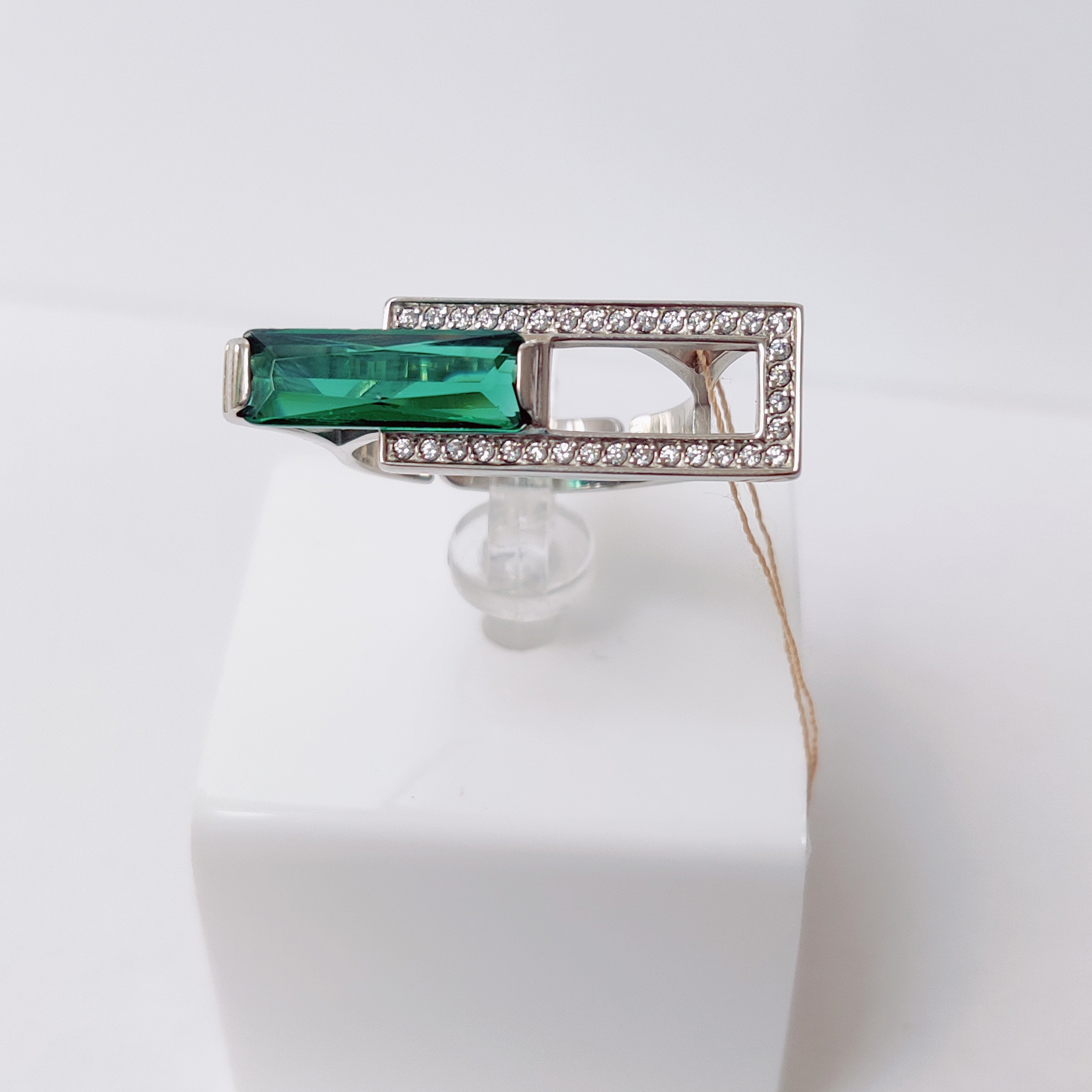 Ювелирное изделие - Бижутерное кольцо с фианитами в магазине Best-Gold 155225