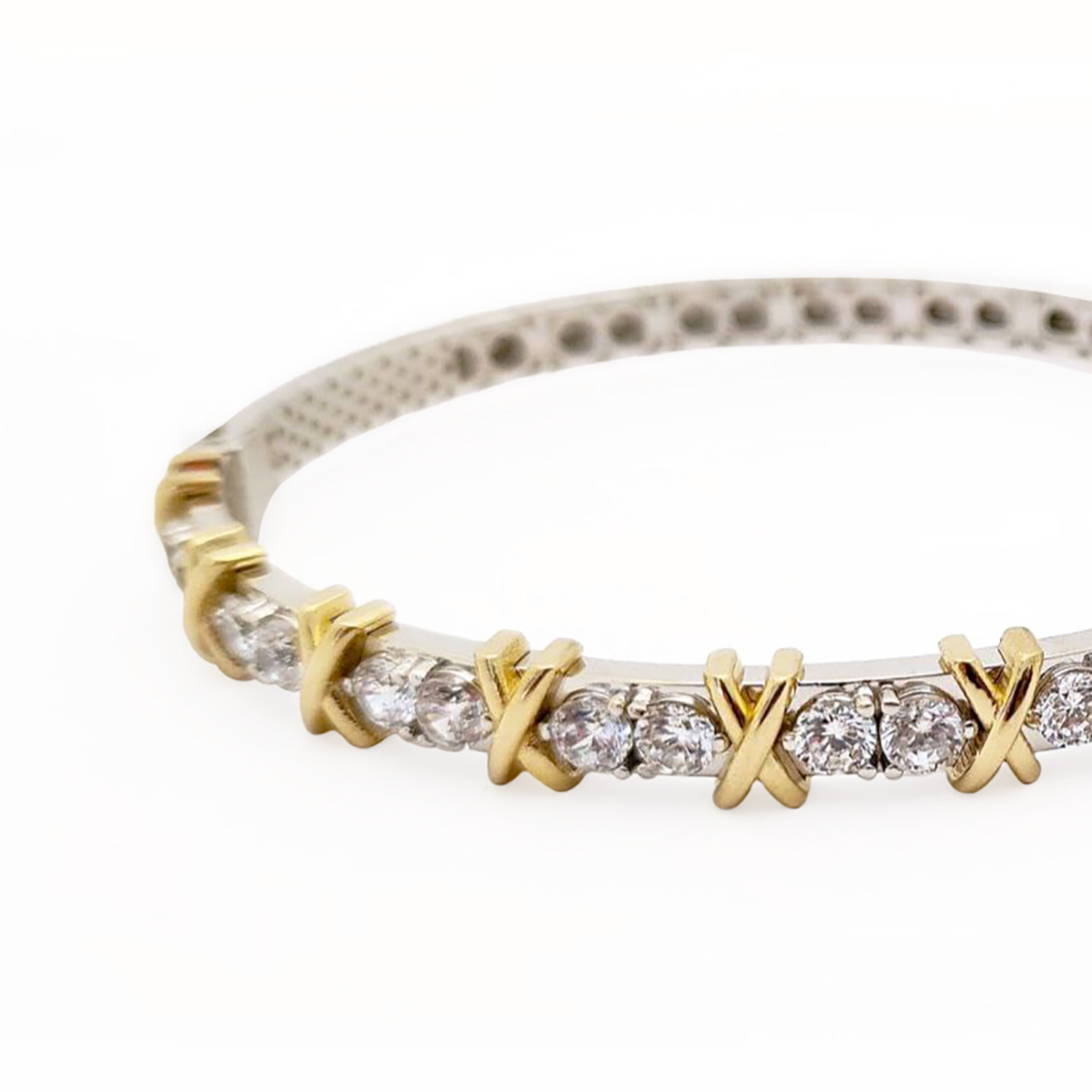 Ювелирное изделие - Браслет жёсткий из желтого золота с фианитами в магазине Best-Gold 124220