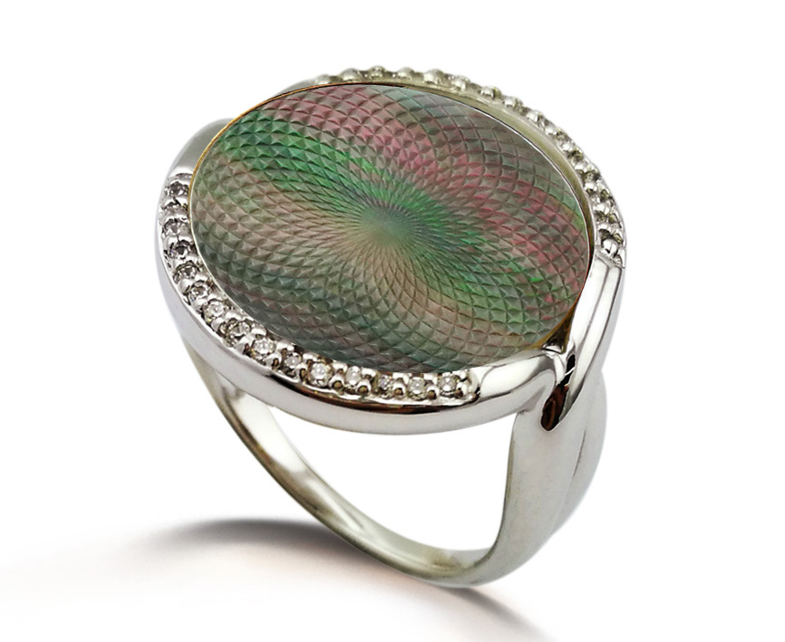 Кольцо из серебра с перламутром и фианитами Ювелирное изделие - Кольцо из серебра с перламутром и фианитами в магазине Best-Gold 149834